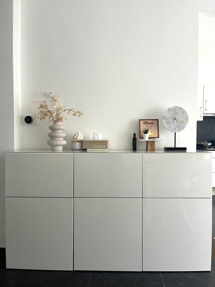 Ikea BESTÅ dressoir wit hoogglans, Maison & Meubles, Armoires | Dressoirs, Comme neuf, 100 à 150 cm, 25 à 50 cm, Avec tiroir(s)