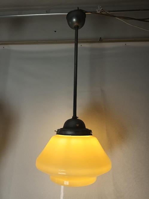 Art deco lamp - beige opaline - OPRUIMING!, Antiek en Kunst, Antiek | Verlichting, Ophalen of Verzenden