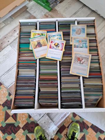 Doos met pokemon trainers  beschikbaar voor biedingen