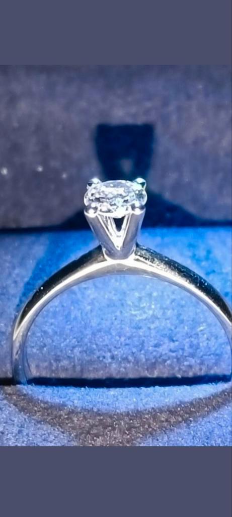 Solitair verlovingsring nieuw, Handtassen en Accessoires, Ringen, Zo goed als nieuw, Wit, Goud, Ophalen of Verzenden