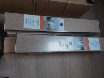 Nieuwe laminaat  +/- 31m², Neuf, Aggloméré, 25 à 50 m², Brun