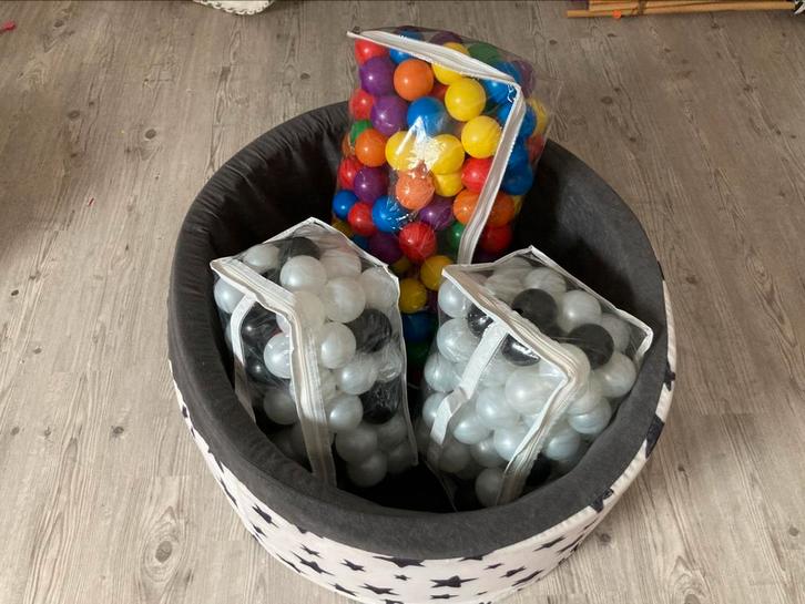Ballenbad met heel veel ballen, Kinderen en Baby's, Speelgoed | Overig, Zo goed als nieuw, Jongen of Meisje, Ophalen