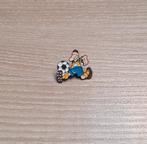 PIN - VOETBAL - FOOTBALL, Verzamelen, Speldjes, Pins en Buttons, Verzenden, Gebruikt, Sport, Speldje of Pin