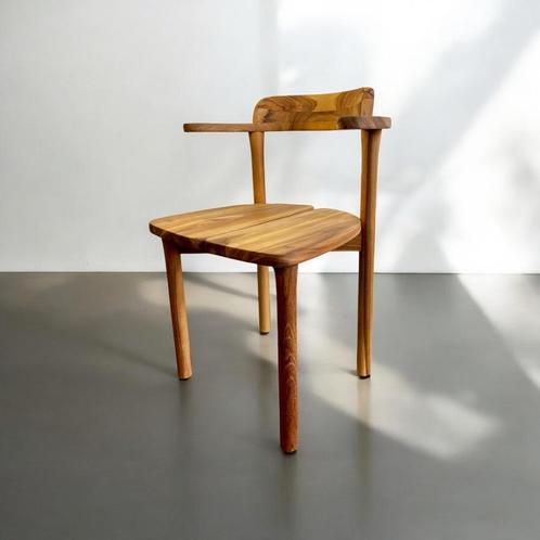Retro massief houten stoel met armleuning in brutalist stijl, Antiek en Kunst, Antiek | Meubels | Stoelen en Sofa's, Ophalen