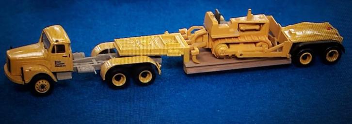 gezocht scania // volvo  torpedo met dieplader  cat kleur, Hobby en Vrije tijd, Modelauto's | 1:50, Nieuw, Bus of Vrachtwagen