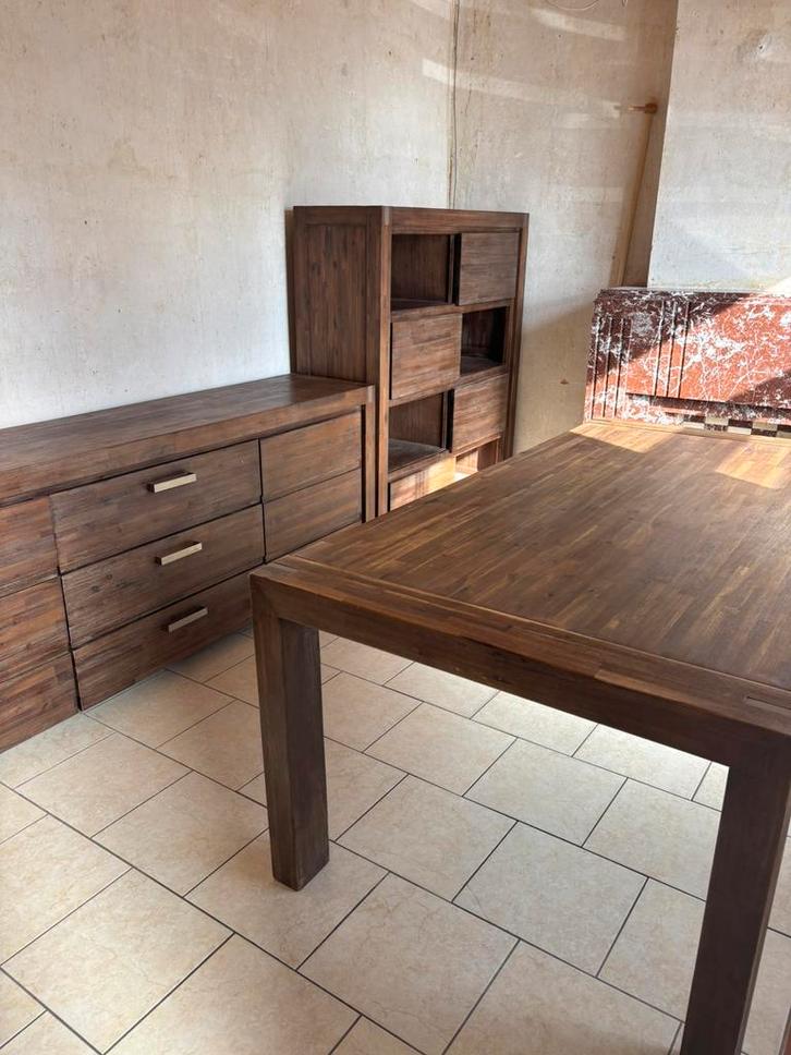 Eetkamer van massief acacia, Huis en Inrichting, Complete eetkamers, Zo goed als nieuw, Ophalen