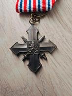 Médaille croix de guerre 1939 1945 tchèques, Collections, Enlèvement ou Envoi