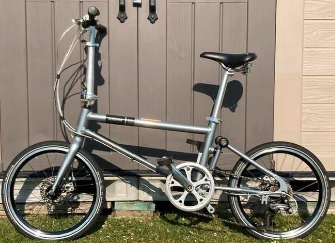 Vélo électrique gris argenté pliable, Fietsen en Brommers, Fietsen | Vouwfietsen, Gebruikt, Heren, Overige merken, 20 inch of meer