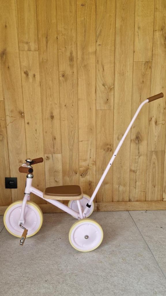 Banwood Trike Driewieler Met Mandje & duwstang | Roze, Fietsen en Brommers, Fietsen | Driewielers, Zo goed als nieuw, Duwstang