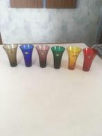 6 kleine gekleurde sierglaasjes “BOUSSU”, Verzamelen, Glas en Drinkglazen, Gebruikt, Borrel- of Shotglas, Ophalen