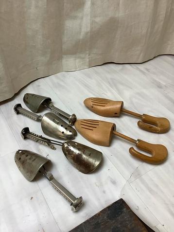 Vintage schoenspanners beschikbaar voor biedingen
