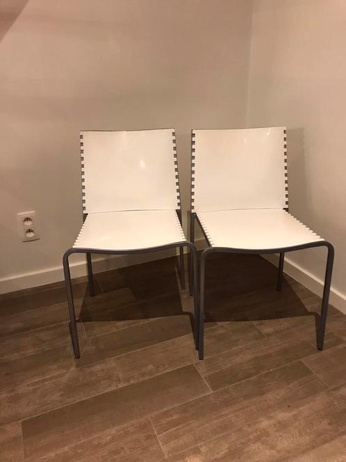 2 KUNSTSTOF PLASTİEK STOELEN, Huis en Inrichting, Stoelen, Gebruikt, Twee, Kunststof, Wit, Ophalen of Verzenden