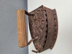 Ancien fer à repasser au charbon, Antiquités & Art, Antiquités | Accessoires de maison, Enlèvement