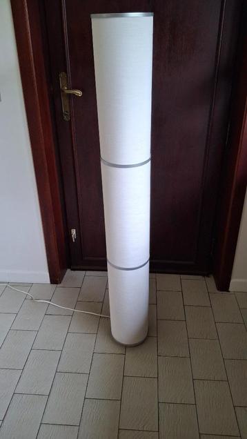 Vloerlamp beschikbaar voor biedingen