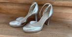 Tamaris hakken zilveren pumps met bandje 38, Kleding | Dames, Ophalen of Verzenden, Zo goed als nieuw, Pumps