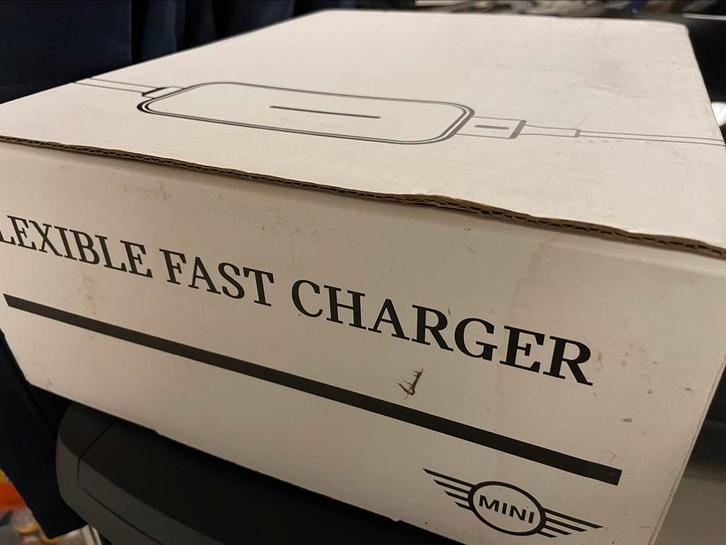 BMW flexible charger, Autos : Divers, Bornes de recharge, Comme neuf, Enlèvement