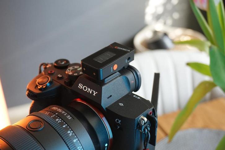 🎤 Micro sans fil Comica Vimo C1 comme neuf, TV, Hi-fi & Vidéo, Appareils photo numériques, Compact, Canon, Enlèvement ou Envoi