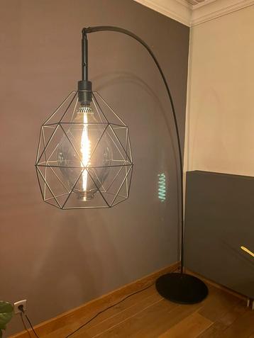 Staande lamp ikea disponible aux enchères