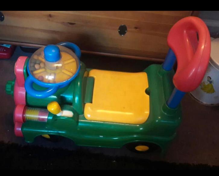 Walker or ride on train, Enfants & Bébés, Jouets | Vtech, Utilisé, Enlèvement
