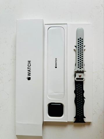 Apple watch SE (Gen 2) 44mm beschikbaar voor biedingen