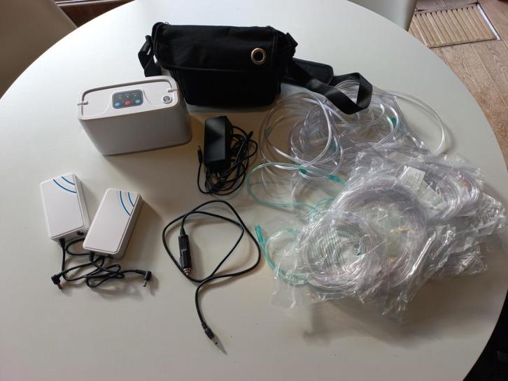 OxyFlowzy draagbare zuurstofconcentrator met 2 batterijjen, Elektronische apparatuur, Overige elektronische apparatuur, Zo goed als nieuw