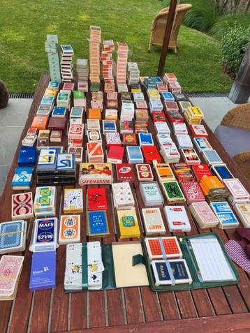 Lot 200 kaartspellen beschikbaar voor biedingen