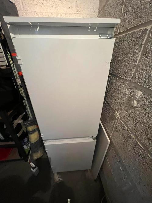 IKEA RÅKALL inbouwkoelkast met vriesvak, Elektronische apparatuur, Koelkasten en IJskasten, Gebruikt, Met aparte vriezer, 200 liter of meer