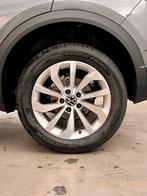 Volkswagen T-Roc Limited, Bedrijf, Handgeschakeld, SUV of Terreinwagen, Zilver of Grijs