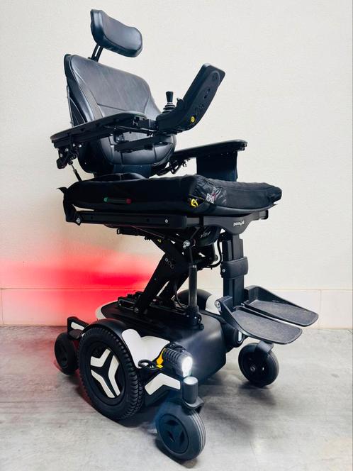 Permobil M3 Electrische rolstoel slechts 3 km gereden nieuwe, Diversen, Rolstoelen, Zo goed als nieuw, Elektrische rolstoel, Inklapbaar