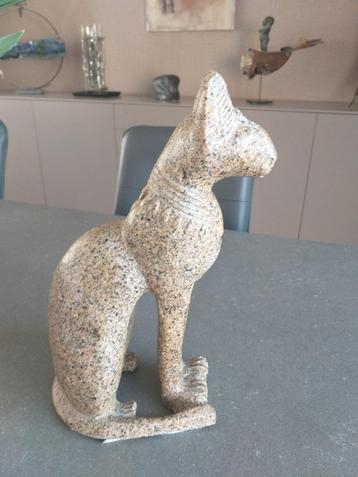 Granieten kat beschikbaar voor biedingen