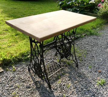 table ou console sur piètement de machine à coudre SINGER, Enlèvement