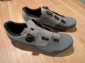 Koers fietsschoenen Fizik maat 43 beschikbaar voor biedingen