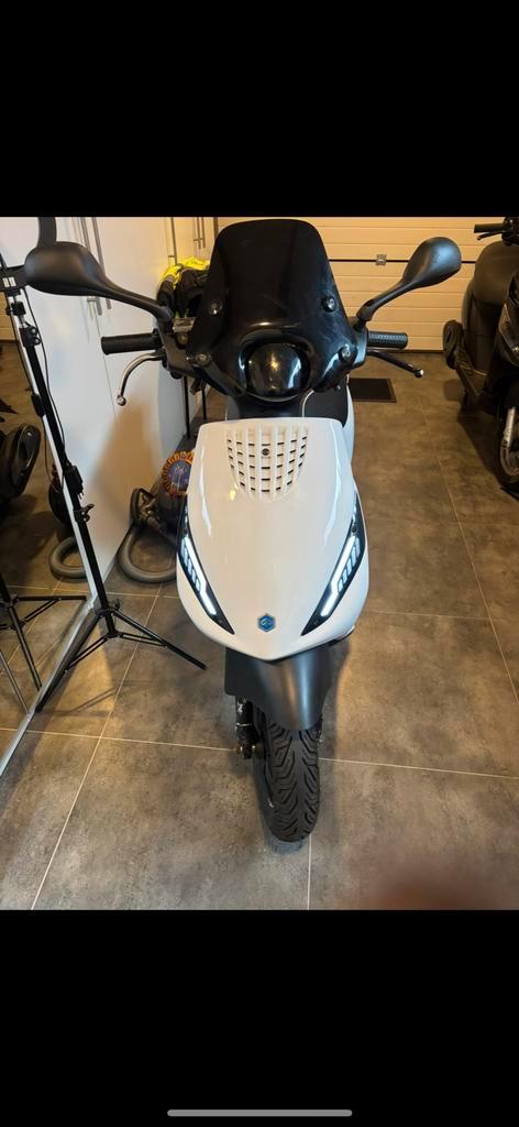 Gezocht:piaggio zip ( mag defect zijn) max €750, Fietsen en Brommers, Scooters | Piaggio, Zo goed als nieuw, Zip, Ophalen