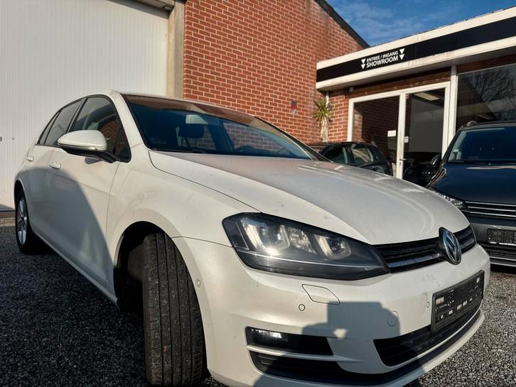 VOLKSWAGEN GOLF 7 1,2 TSI 5 PORTES CLIM NAVIGATION, Autos, Volkswagen, Entreprise, Golf, ABS, Phares directionnels, Airbags, Air conditionné