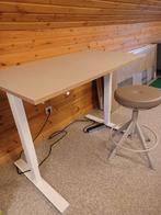 Sta-zit bureau met verstelbare kruk, Huis en Inrichting, Bureaus, Ophalen, In hoogte verstelbaar, Zo goed als nieuw, Bureau