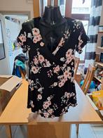 Zwarte blouse met bloemetjes motief,maat XS, Kleding | Dames, Blouses en Tunieken, ANDERE, Maat 34 (XS) of kleiner, Ophalen of Verzenden