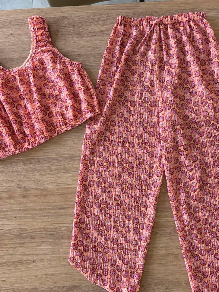 Set van Zara: zomerbroek met bijhorende crop top, maat 152, Kinderen en Baby's, Kinderkleding | Maat 152, Nieuw, Meisje, Setje