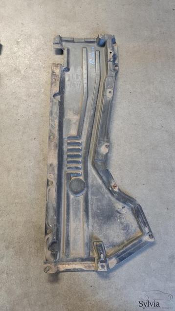 Bodemplaat onderplaat links BMW X5 / X6 E70 E71 51757158403  beschikbaar voor biedingen