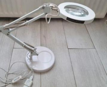 Loupe LED beschikbaar voor biedingen