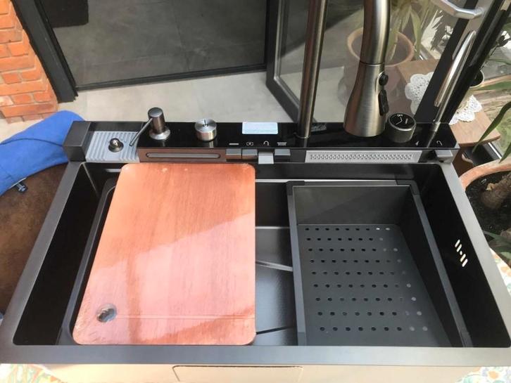 Évier cuisine avec accessoires intégrés et mitigeur design, Maison & Meubles, Cuisine | Ustensiles de cuisine, Neuf, Enlèvement ou Envoi