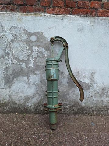 Te koop: Antieke Belgische handwaterpomp (Belgische  beschikbaar voor biedingen