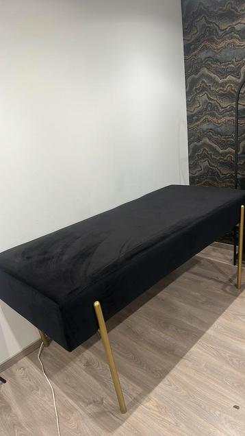 Table d’esthetique bluchy velour noir et doree beschikbaar voor biedingen
