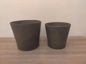 2 pots Ikea "MANDEL" diamètre 28cm et 24cm disponible aux enchères