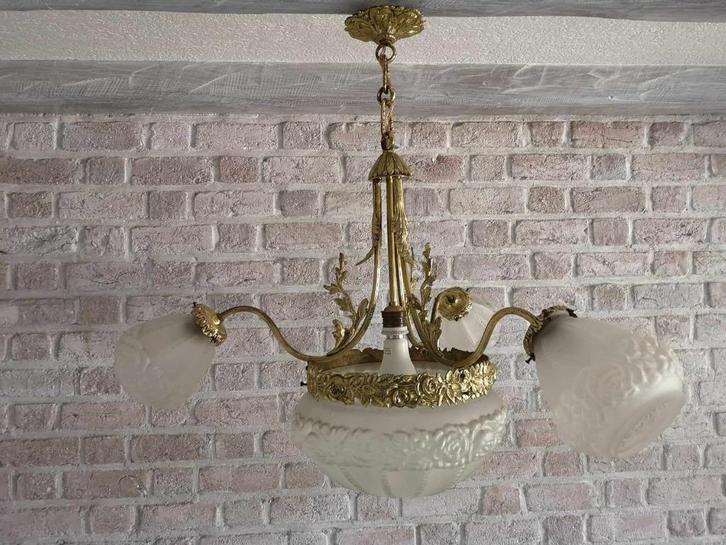 Zeer mooie hanglamp in koper met prachtig opalineglas, Huis en Inrichting, Lampen | Hanglampen, Zo goed als nieuw, 50 tot 75 cm