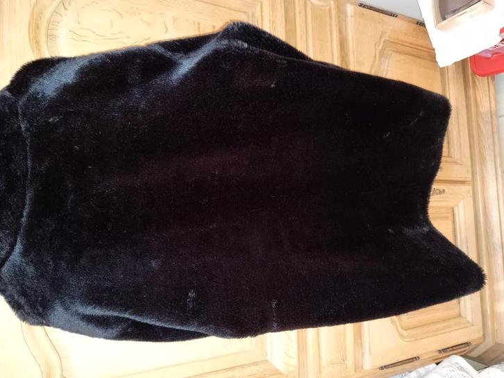 Astrakán dames mantel M44 - 46 nieuwstaat, Kleding | Dames, Jassen | Winter, Zo goed als nieuw, Maat 46/48 (XL) of groter, Zwart