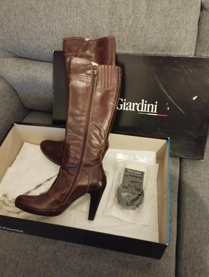 Nero giardini bruine laarzen, Kleding | Dames, Schoenen, Zo goed als nieuw, Hoge laarzen, Bruin, Ophalen