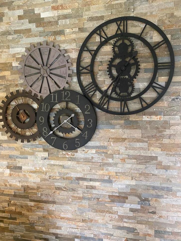 Decoratieve wandklokken, Huis en Inrichting, Woonaccessoires | Klokken, Zo goed als nieuw, Ophalen