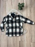 Geruite jas van het merk Pull & Bear - maat XS, Kleding | Dames, Jassen | Winter, Ophalen of Verzenden, Zo goed als nieuw, Maat 34 (XS) of kleiner