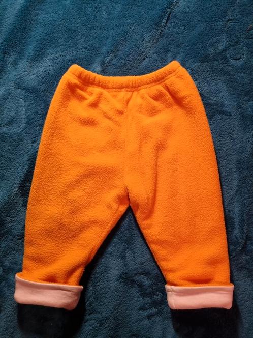 Oranje, warm fleece, met katoen gevoerd winterbroekje 62-68, Kinderen en Baby's, Babykleding | Maat 68, Zo goed als nieuw, Ophalen of Verzenden