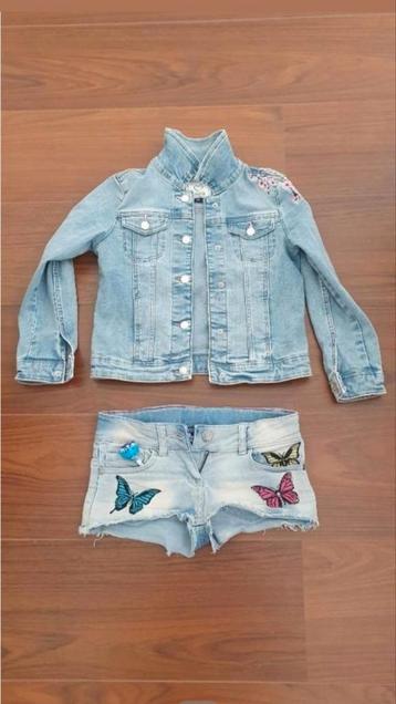 Hotpants spijkerjasje setje geborduurde bloemen vlinders, Kinderen en Baby's, Ophalen of Verzenden, Zo goed als nieuw, Setje